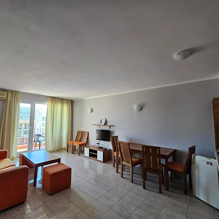 тристаен просторен с две отделни спални Appart hôtel Slantchev Briag