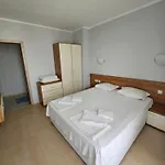 тристаен просторен с две отделни спални Hotel apartamentowy *