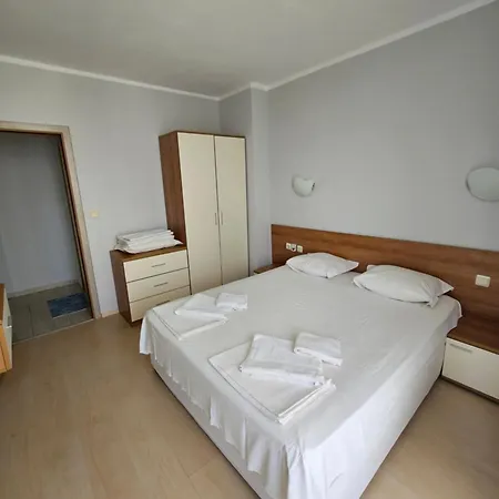 тристаен просторен с две отделни спални Aparthotel *