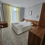 тристаен просторен с две отделни спални