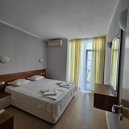 тристаен просторен с две отделни спални Apartmanhotel