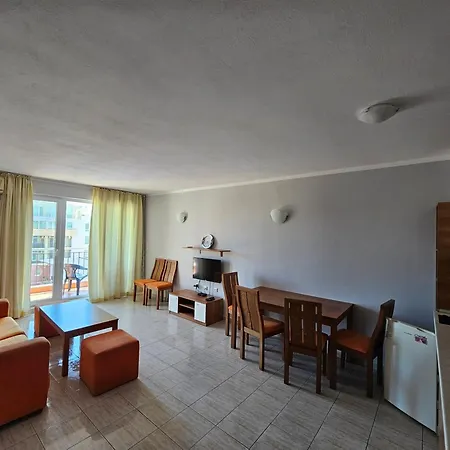Apartmanhotel тристаен просторен с две отделни спални