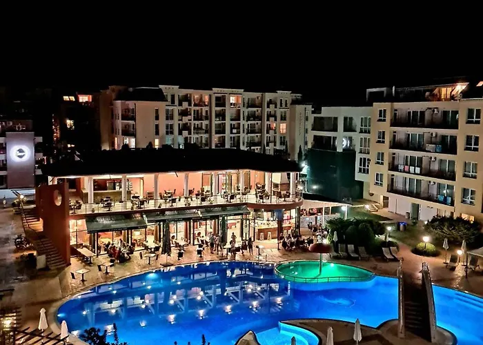 Apart Otel тристаен просторен с две отделни спални