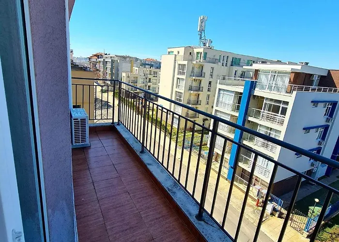 тристаен просторен с две отделни спални Apart Otel *